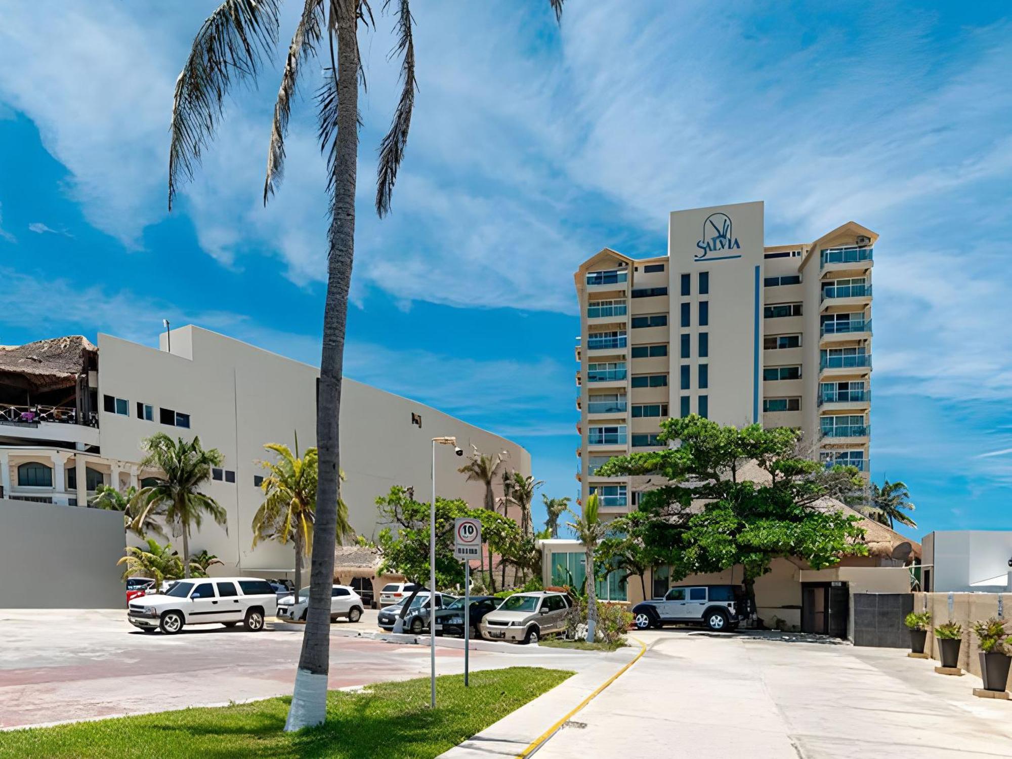 Paradise Beachfront & Nightlife Heart Cancun Exterior photo